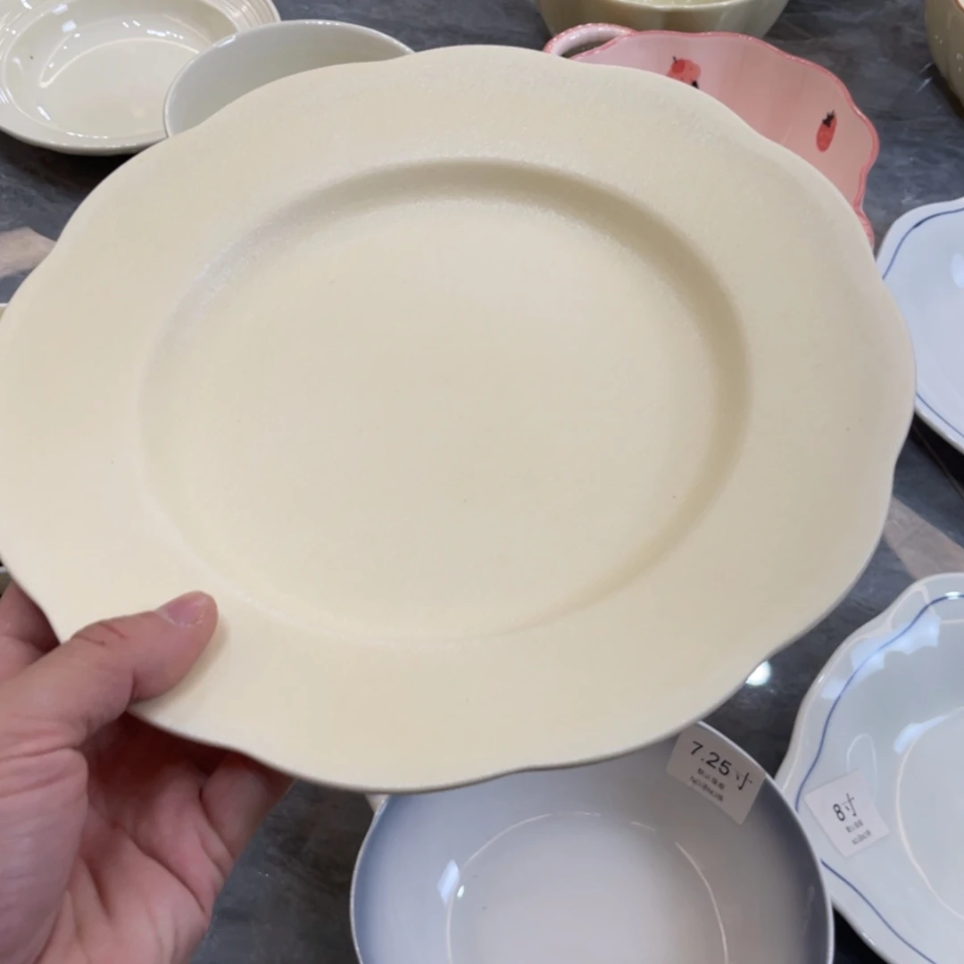 陶瓷微瑕餐具介意勿拍，满18飞！