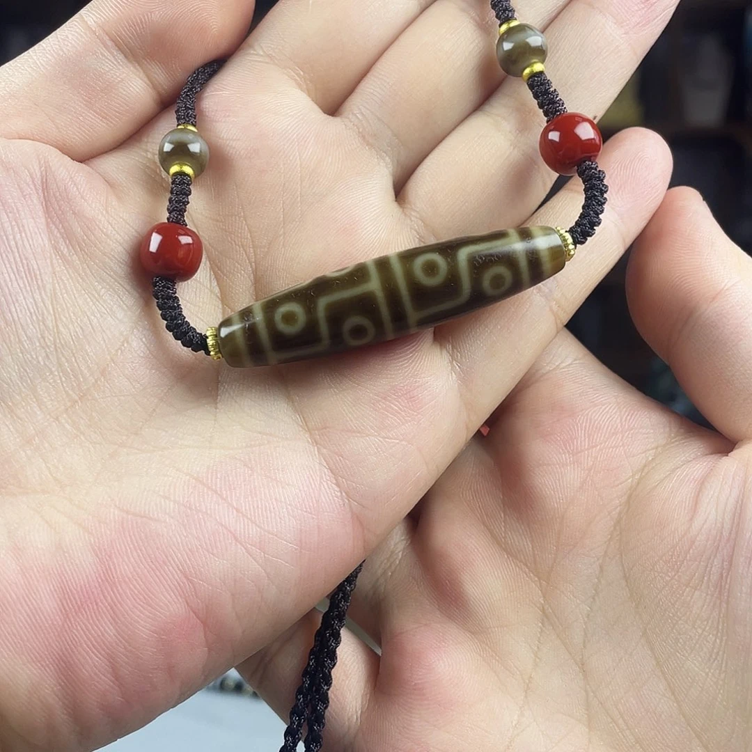 玛瑙/玉髓合金颈饰张魁