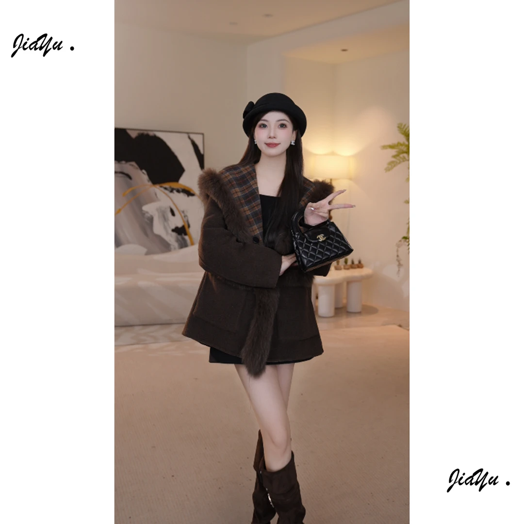 佳瑜【焦糖玛奇朵】狐狸毛领格纹连帽双面穿高级贵气秋冬大衣25D194