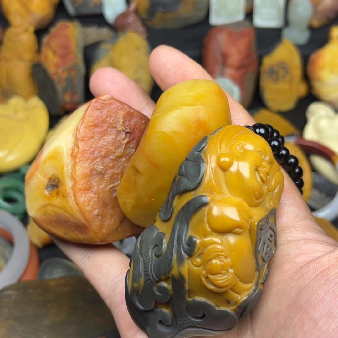 用***8石英岩玉未镶嵌颈饰