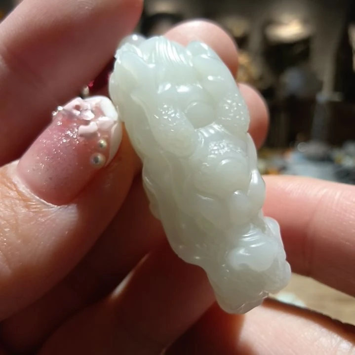 颈饰未镶嵌和田玉（白玉）