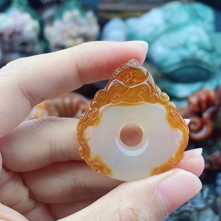 玛瑙/玉髓颈饰未镶嵌红***斯
