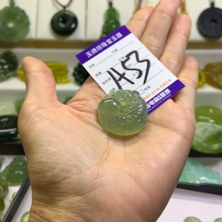 【闪购商品】未镶嵌蛇纹石玉颈饰冰**冰