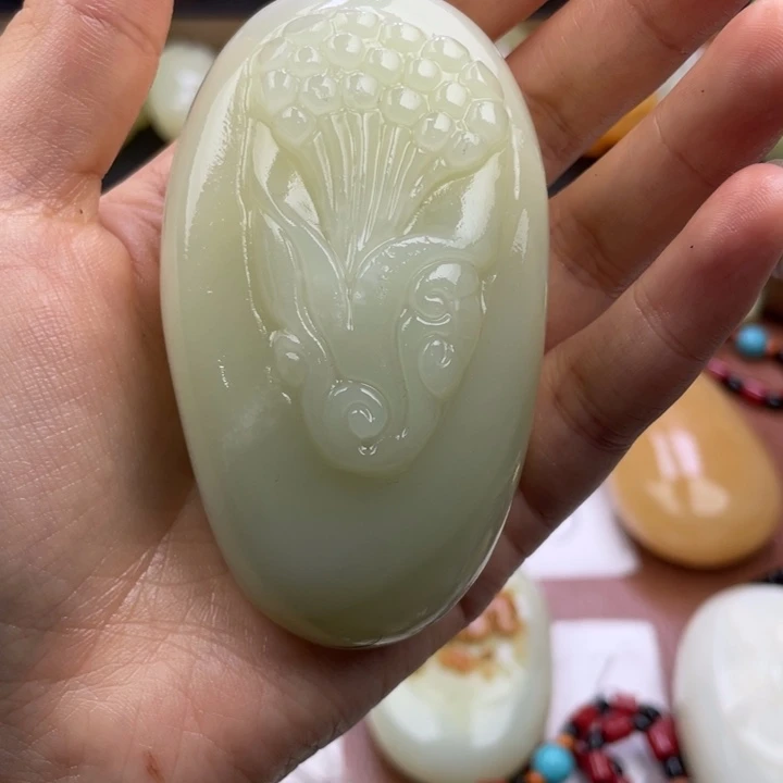 恒***君石材天然古青石手把件