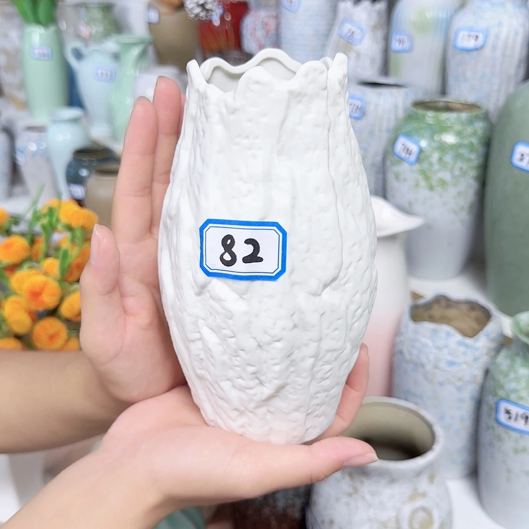 82号小花瓶高18厘米一个