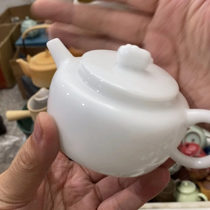 陶瓷艺术品及陶瓷壶