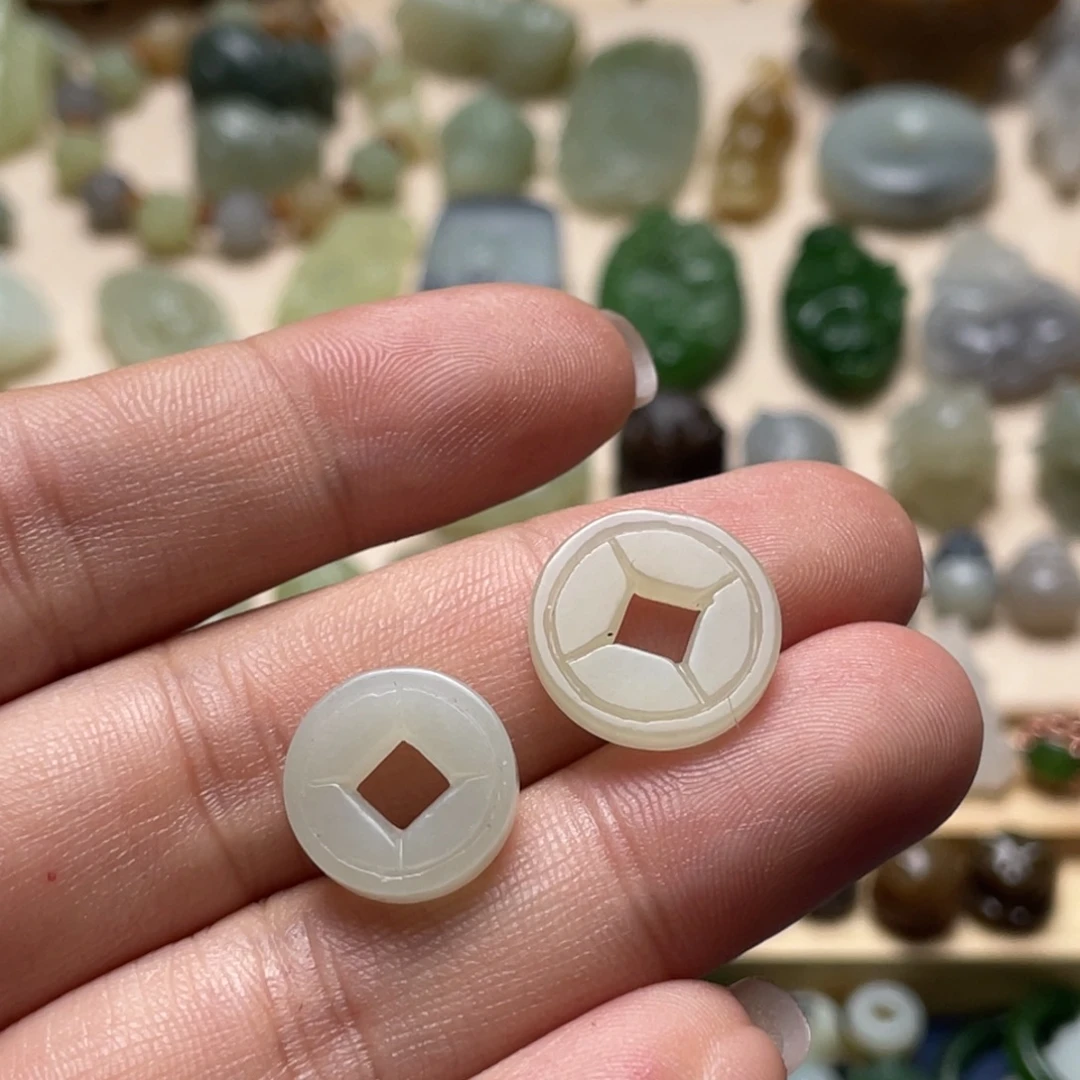 和田玉未镶嵌颈饰2个