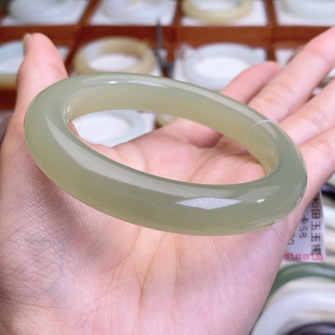 和田玉手镯未镶嵌58