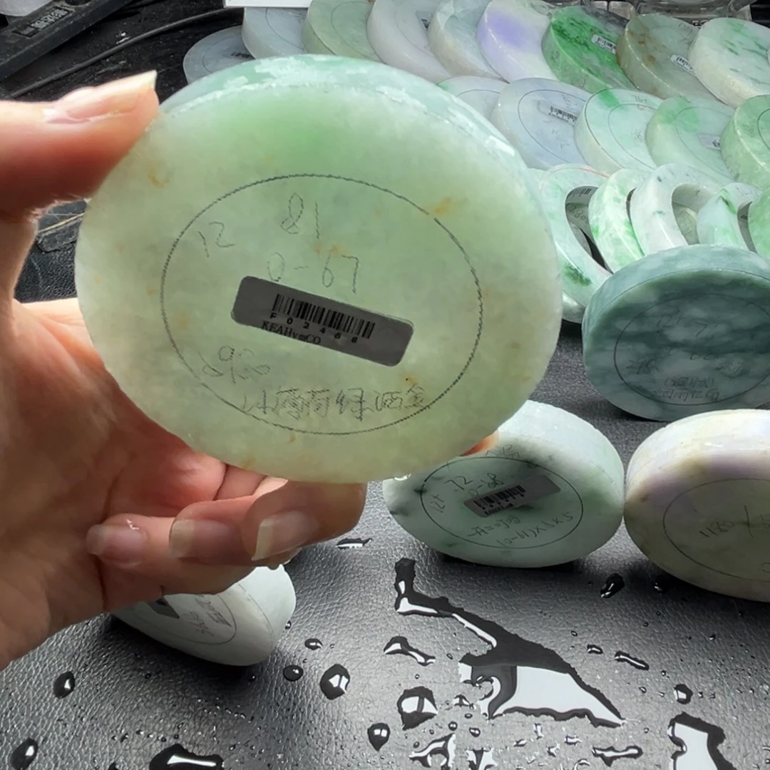 未镶嵌翡翠手镯定制翡翠