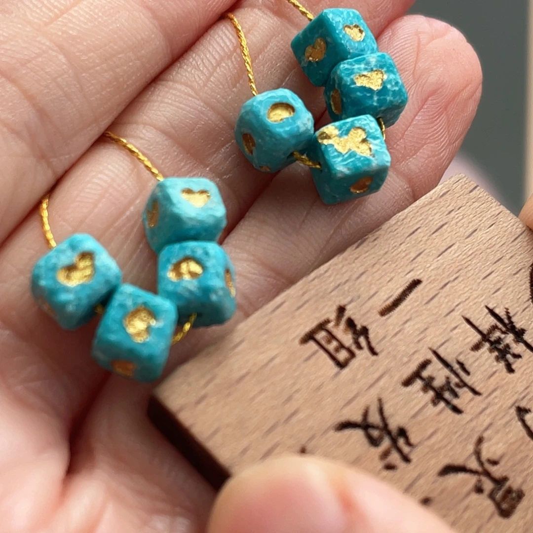 绿松石未镶嵌颈饰