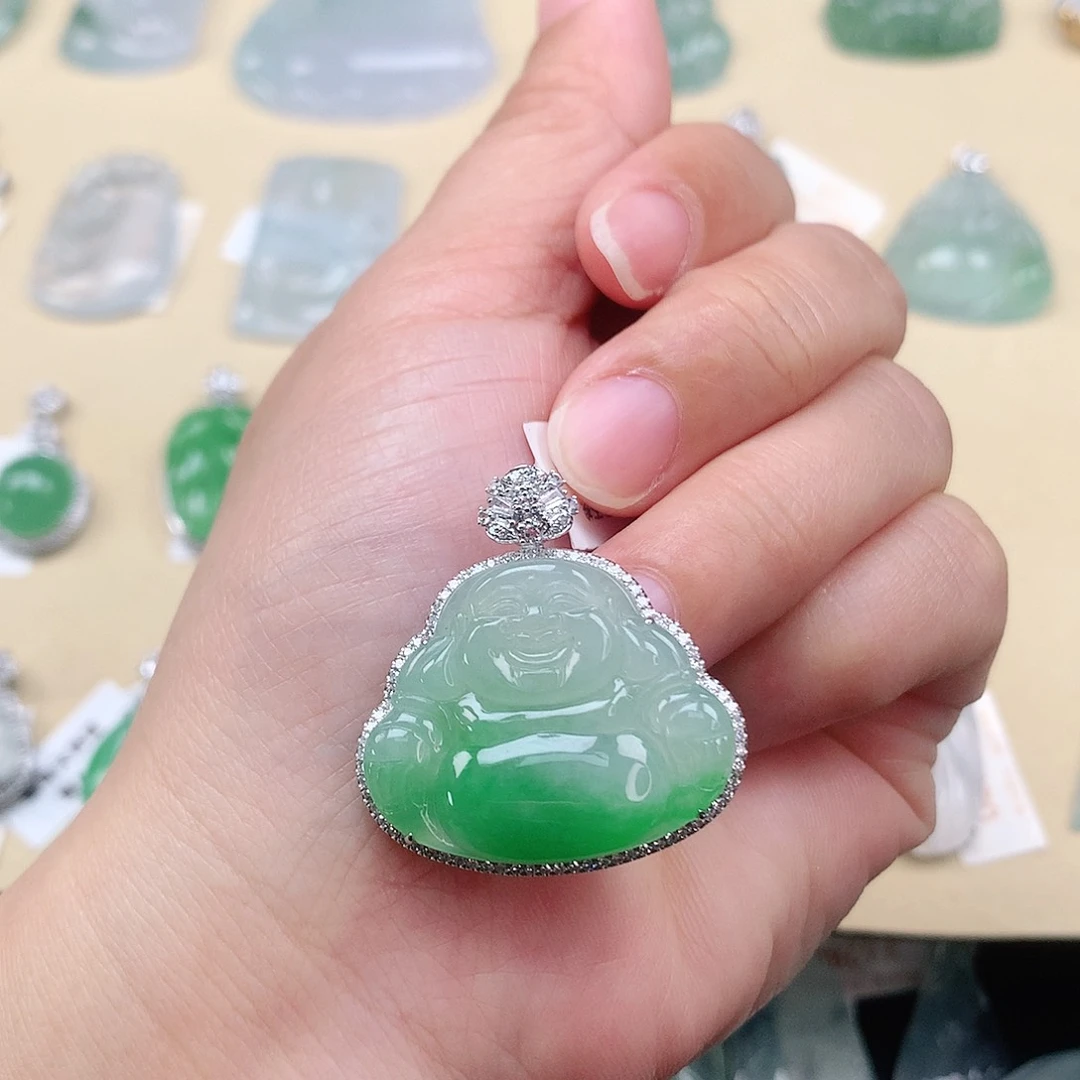 翡翠颈饰18K金镶嵌佛公
