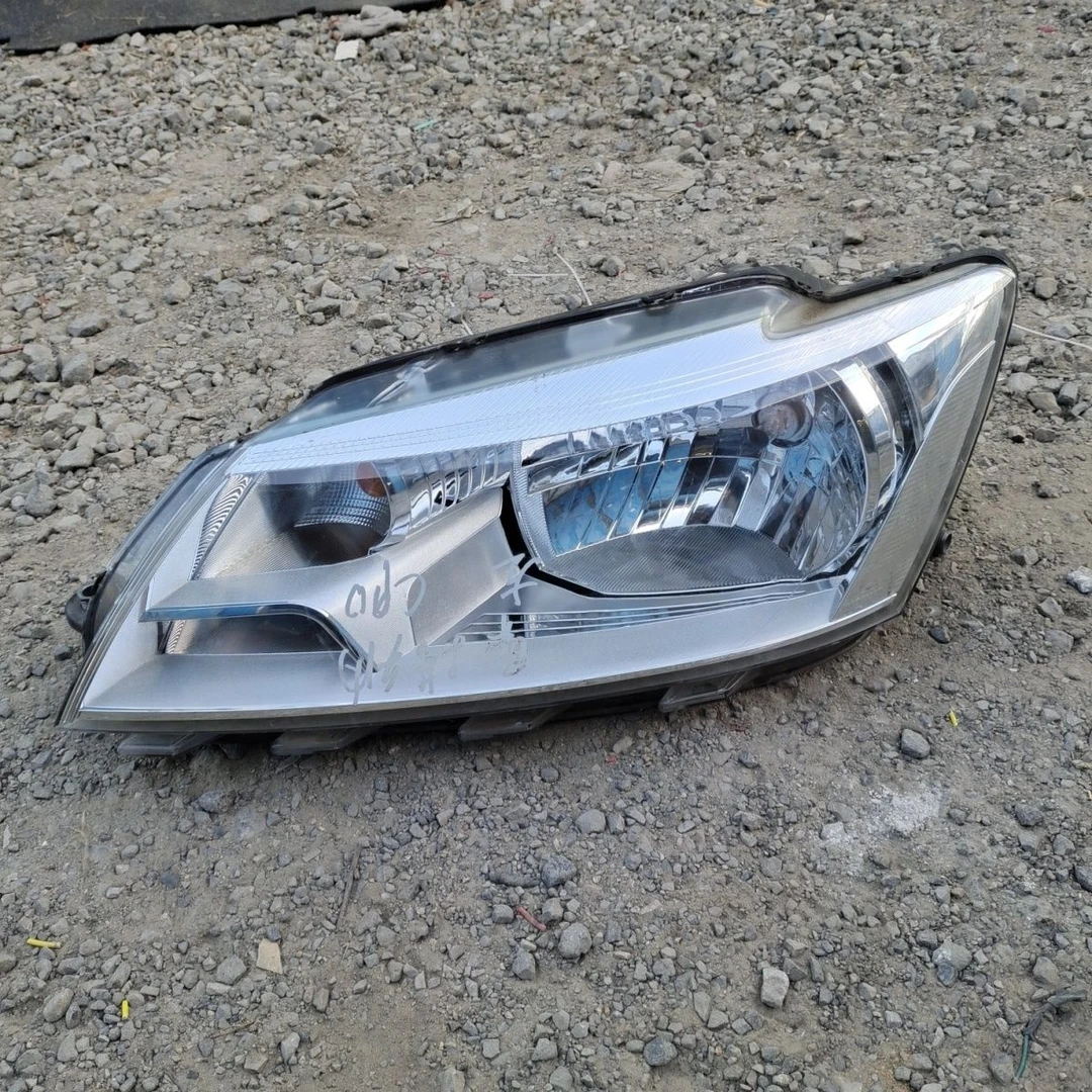 适用13-15款桑塔纳大灯前照明灯前大灯白底左前大灯