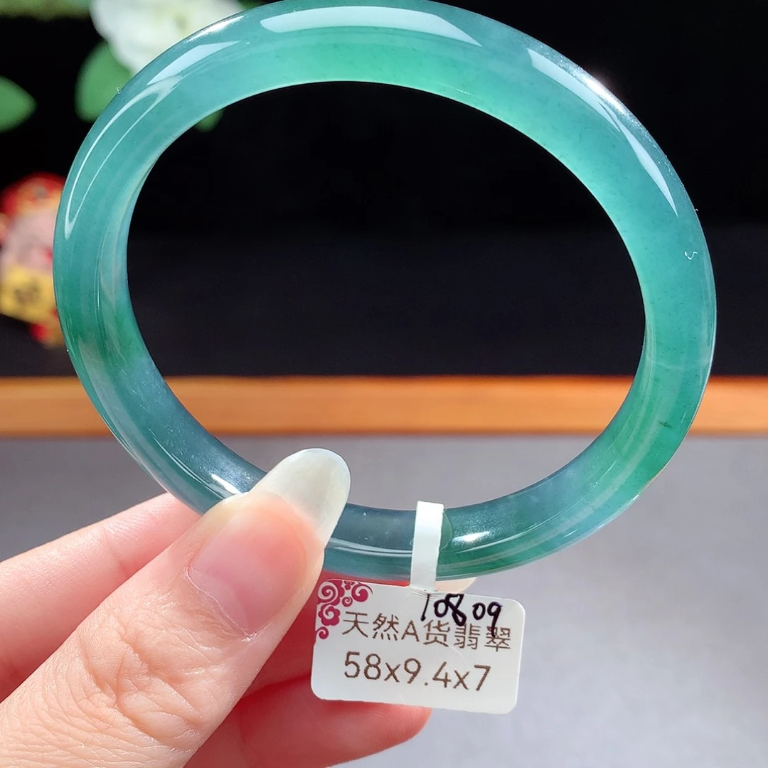 未镶嵌手镯（圆镯）翡翠