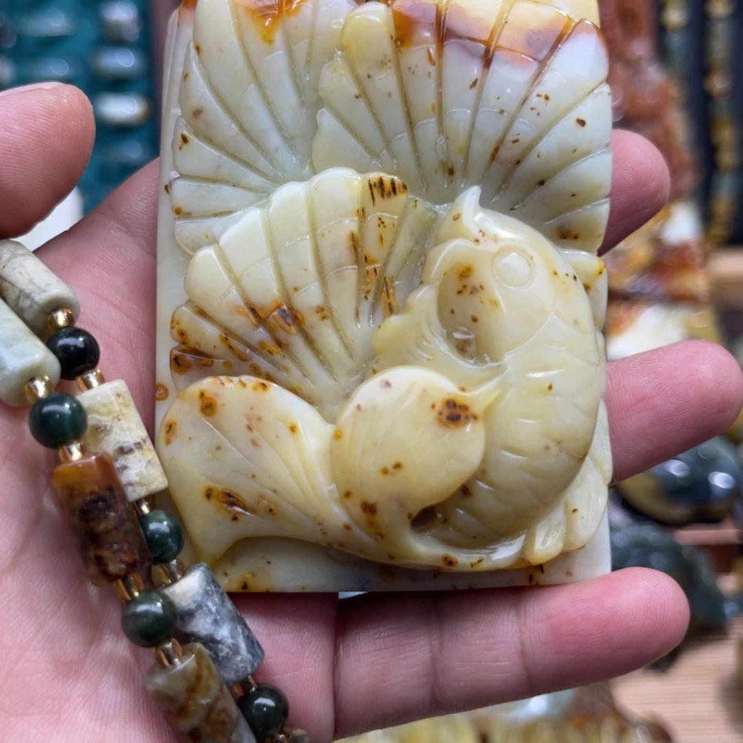 未镶嵌蛇纹石玉颈饰