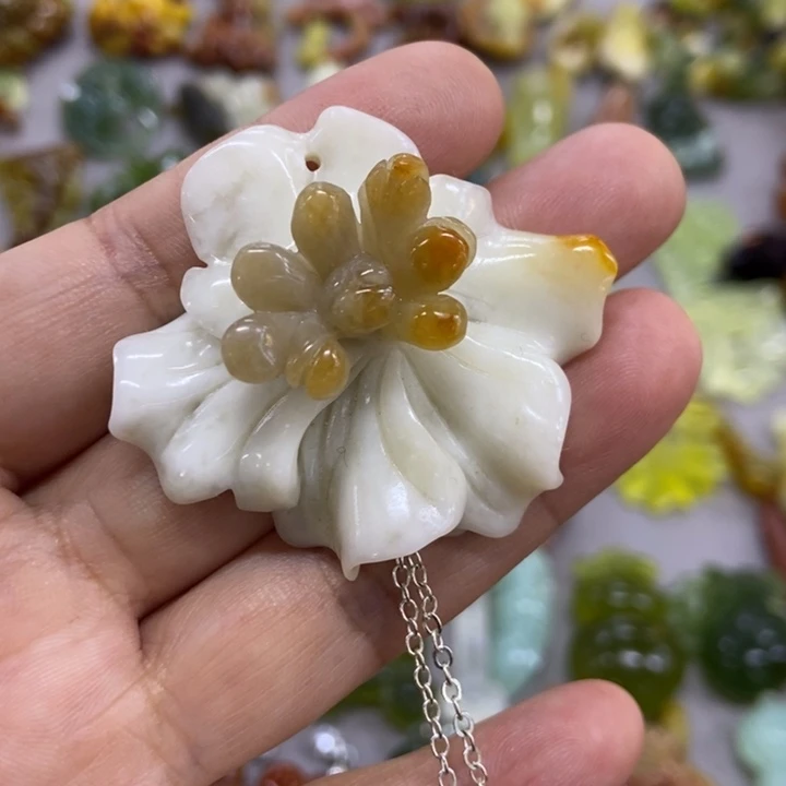 未镶嵌蛇纹石玉挂件