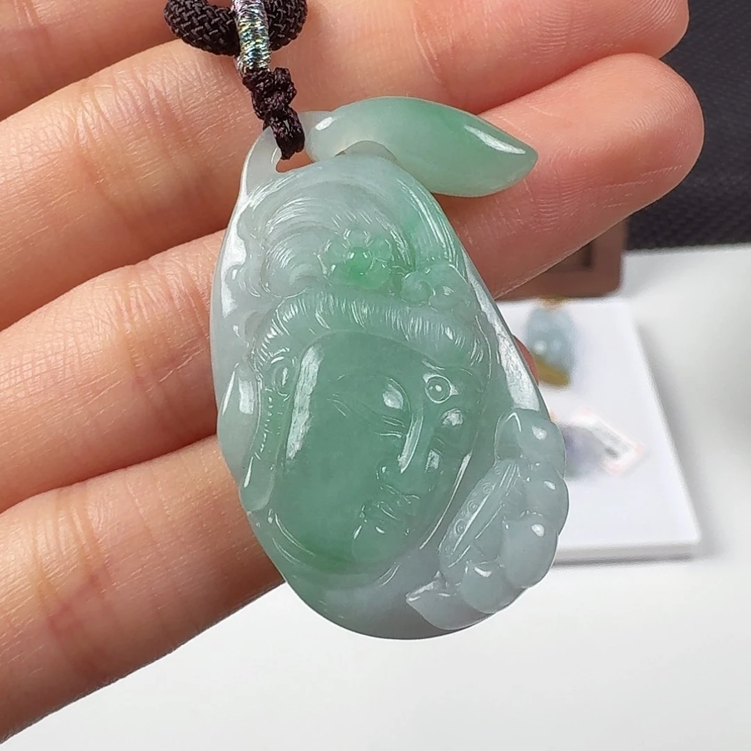 翡翠未镶嵌颈饰11