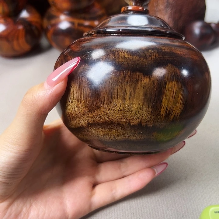 木质好****成老挝大红酸枝茶叶罐一个