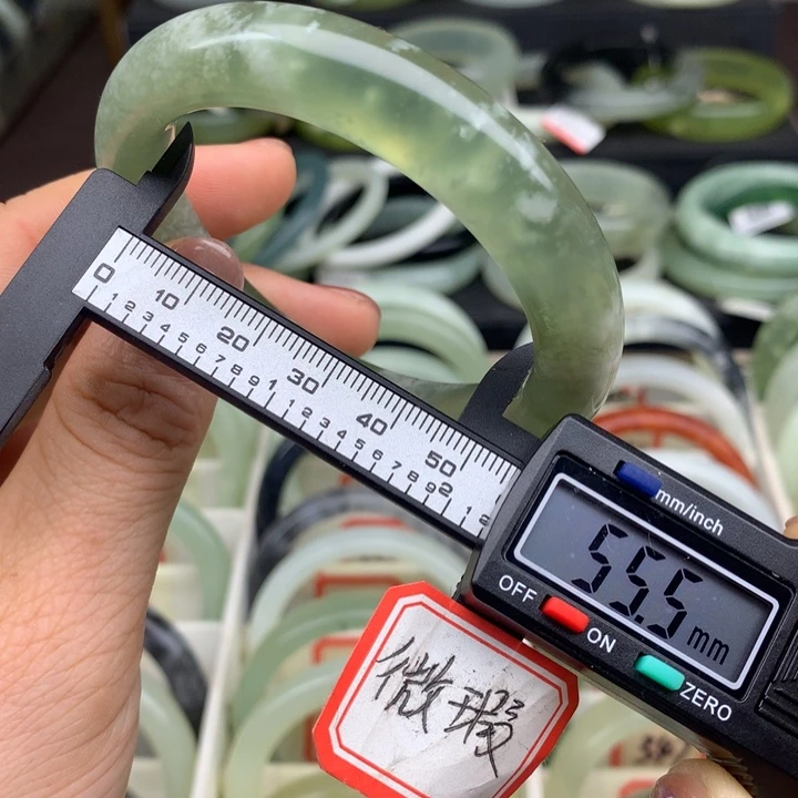 蛇纹石玉未镶嵌手镯326