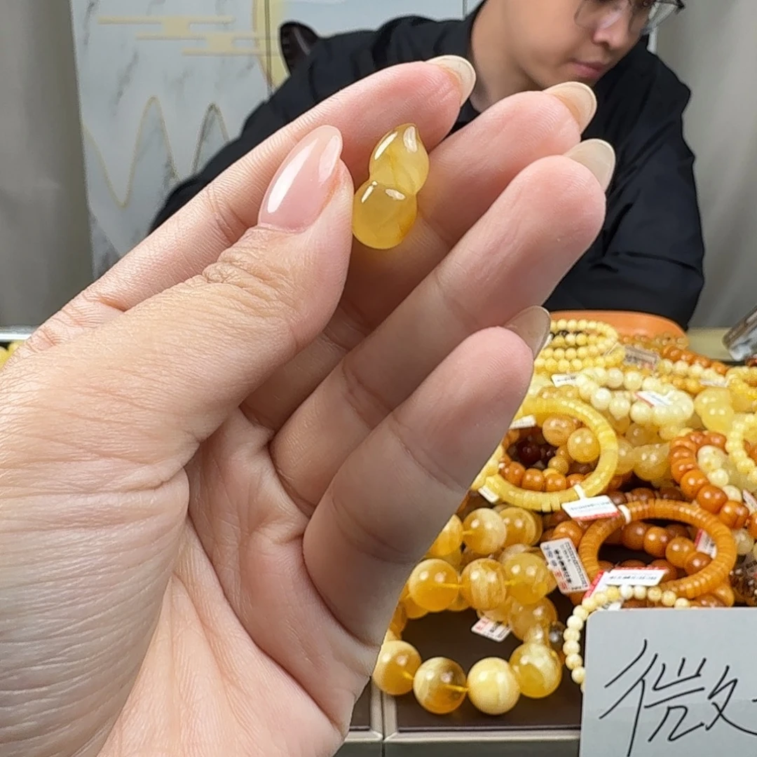 琥珀未镶嵌珠宝奇石