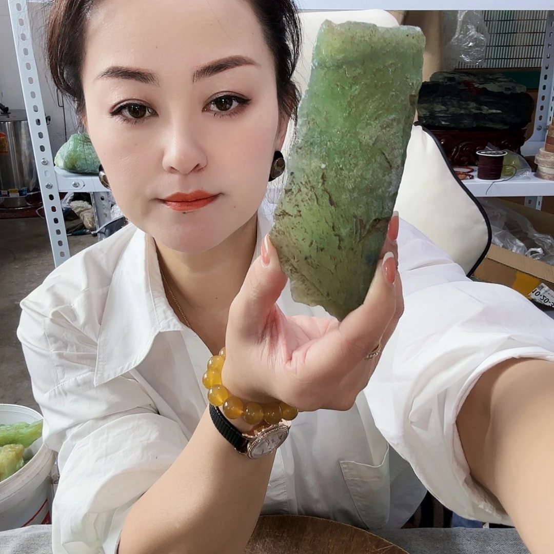 成***人玉天然岫玉手工雕刻