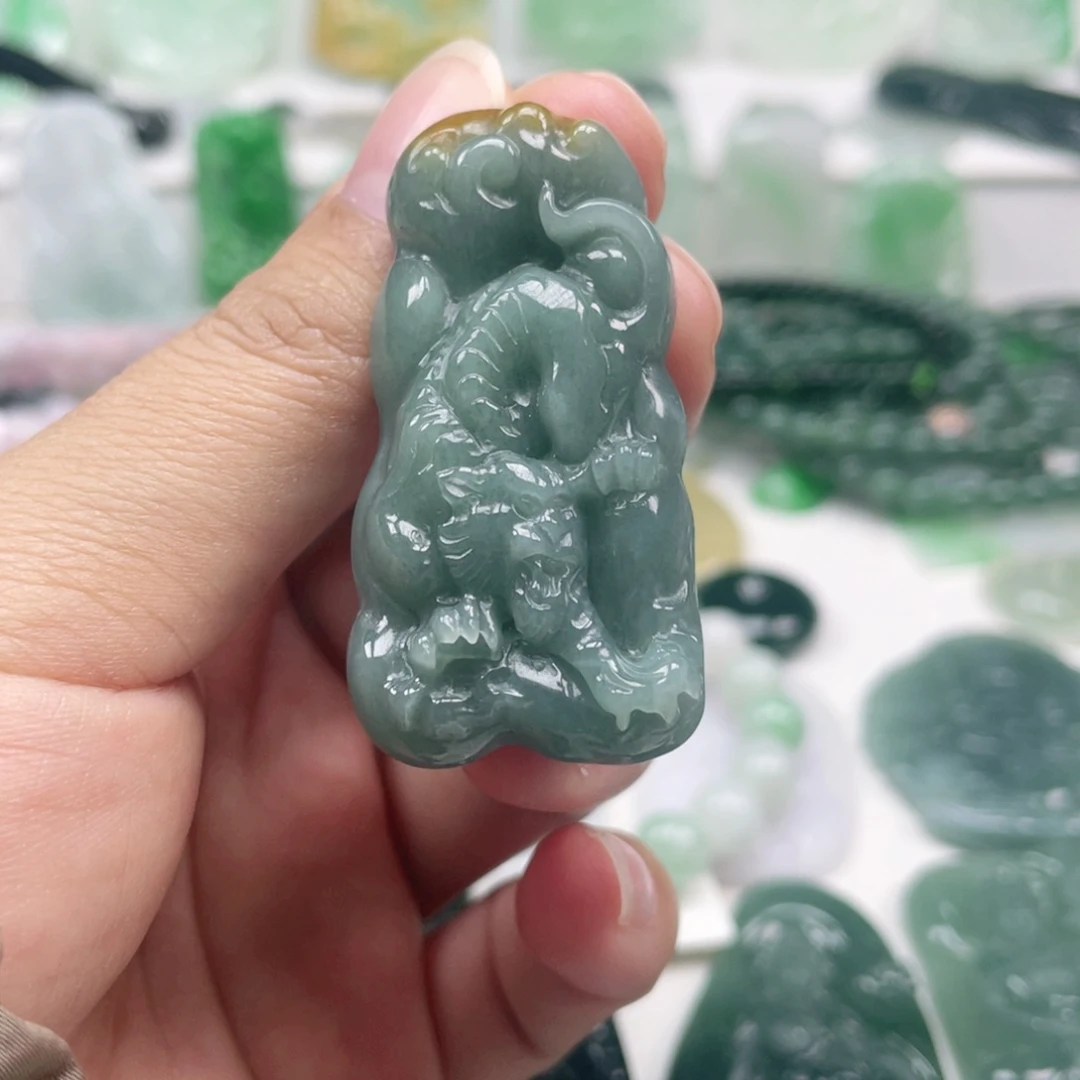 翡翠颈饰未镶嵌翡翠挂件