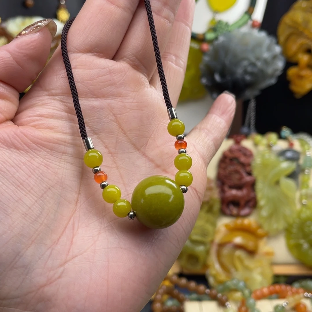 未镶嵌蛇纹石玉颈饰