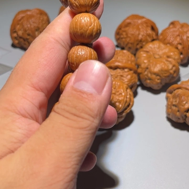 桃核吊坠狮子头核桃