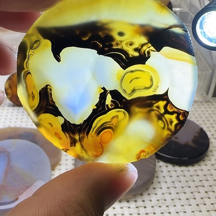 玛瑙/玉髓未镶嵌珠宝奇石