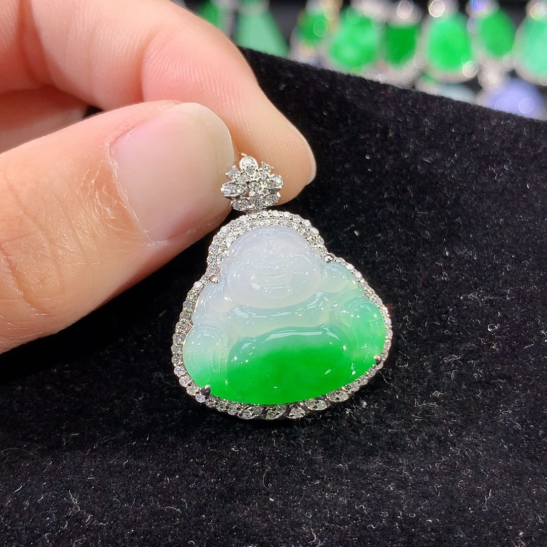 翡翠18K金镶嵌颈饰