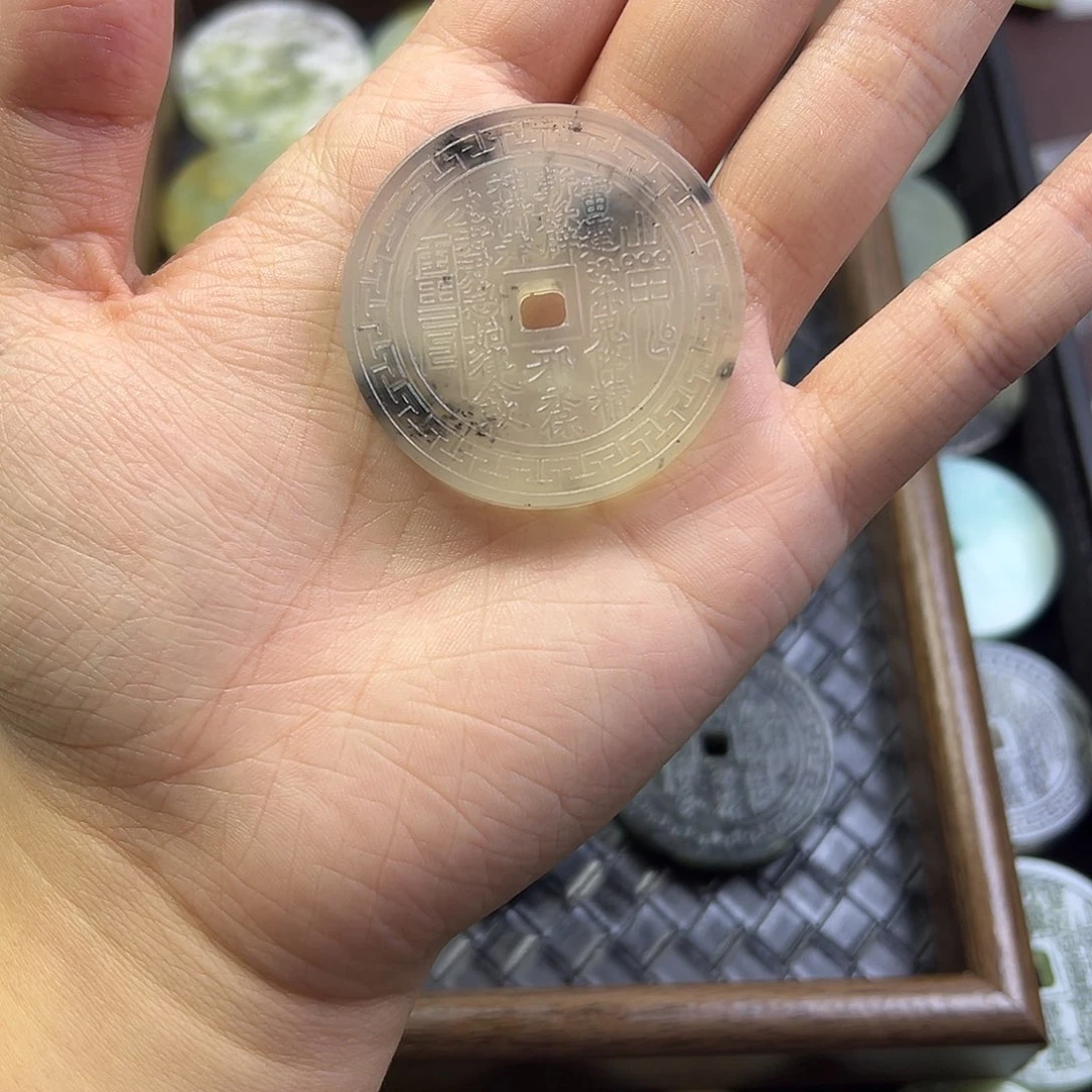 青***朔蛇纹石玉未镶嵌颈饰