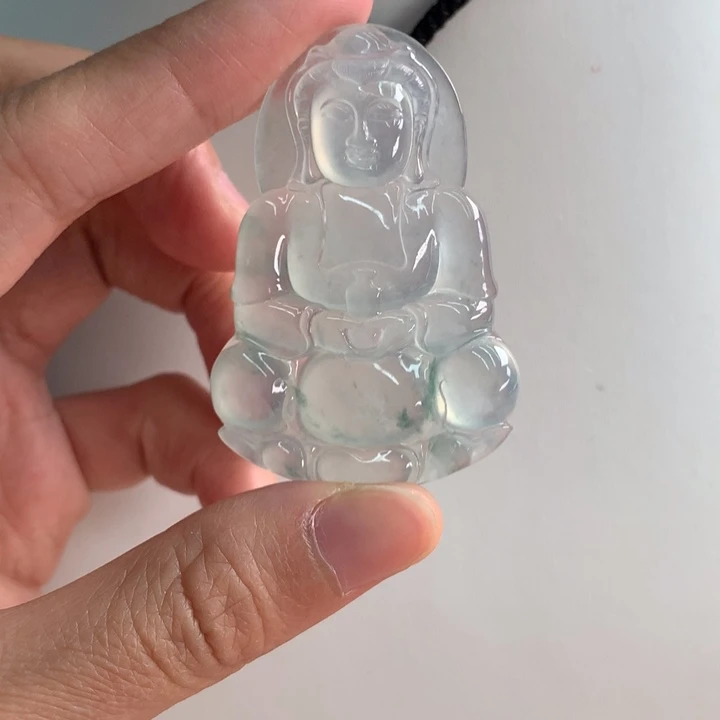 翡翠挂件未镶嵌….