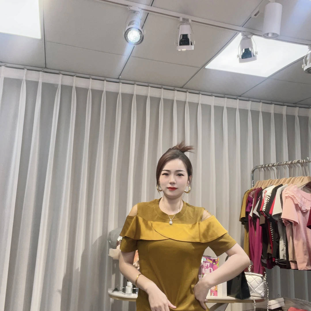 大美小美 微胖MM气质露肩上衣简约大气百搭