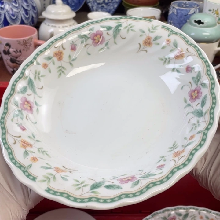 他家瓷器真美….开播了