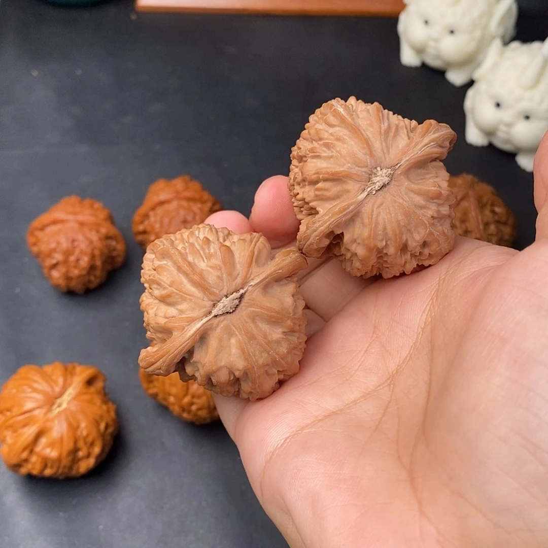 文玩核桃把件K*三角白