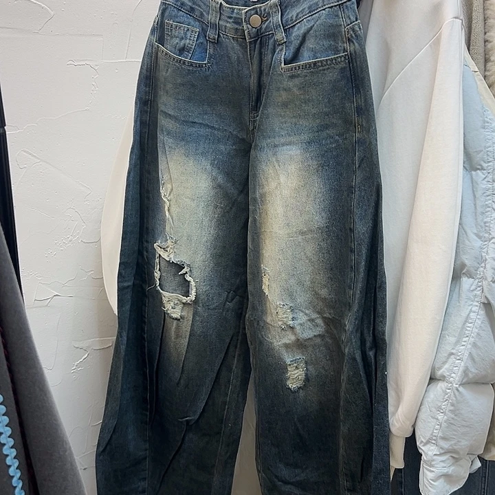 今天新款 很洋气的牛仔裤S