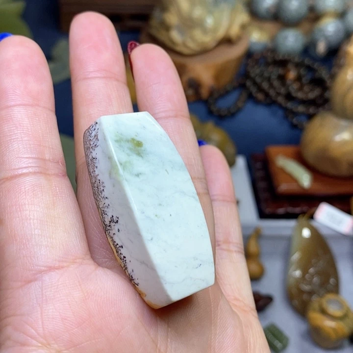 岫岩河磨玉（透闪石质玉）吊坠未镶嵌