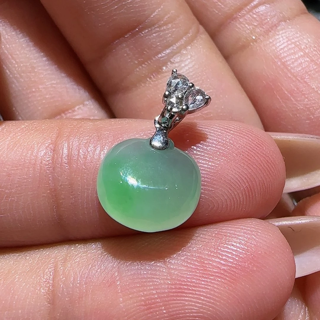 【闪购商品】颈饰18K金镶嵌翡翠天然