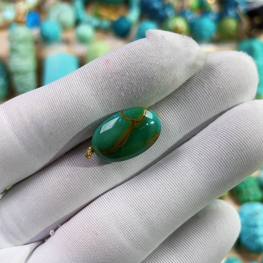 绿松石未镶嵌珠宝奇石