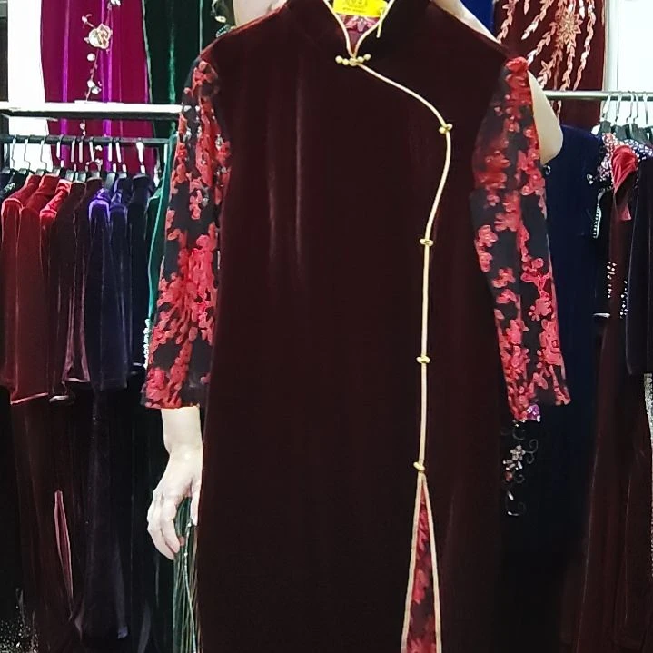 枣红色金丝绒拼接蕾丝提花中长改良旗袍裙l码90-110斤左右