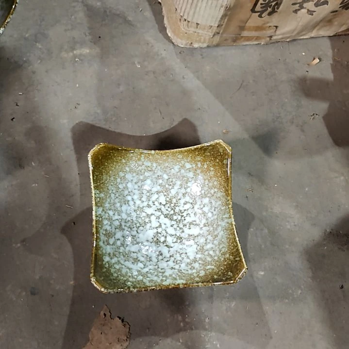 陶瓷盘子碗啥都有