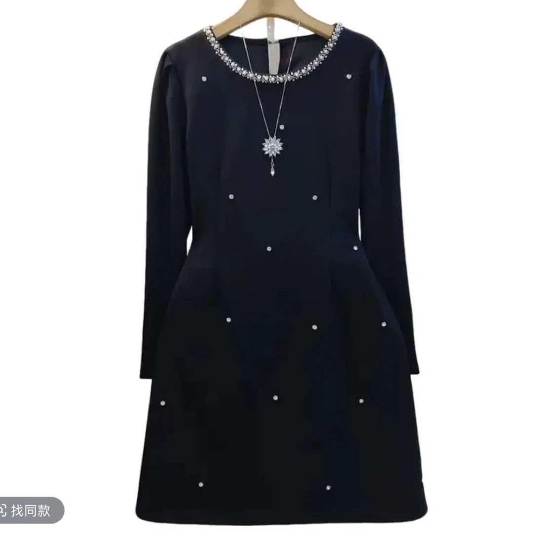 钻饰领口收腰流光风清冷系小黑裙高级甜美气质