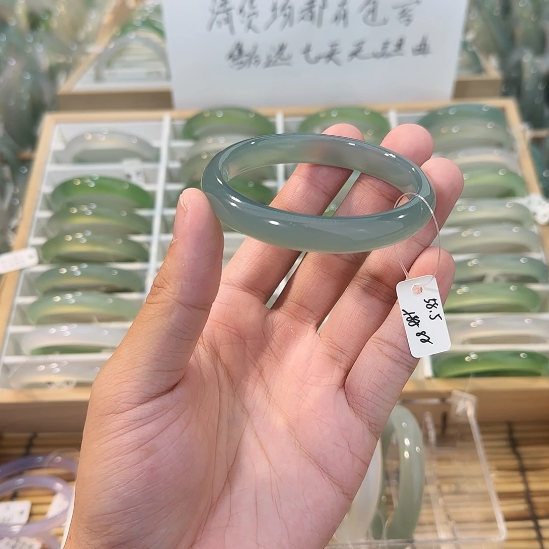 玛瑙/玉髓未镶嵌手镯圈口58.5