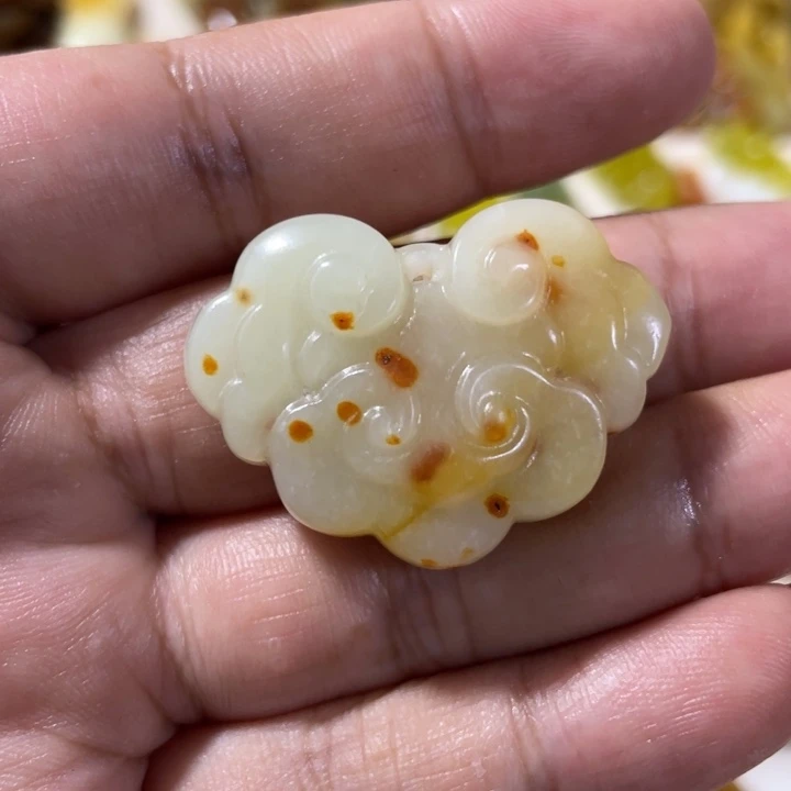 岫玉未镶嵌吊坠(赠链)