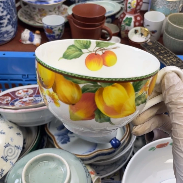 他家瓷器真美…开播了