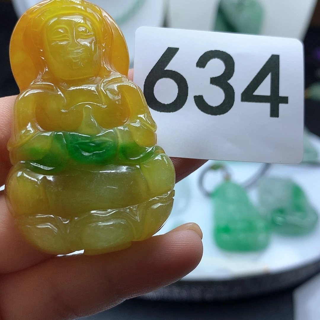 翡翠吊坠(赠链)未镶嵌