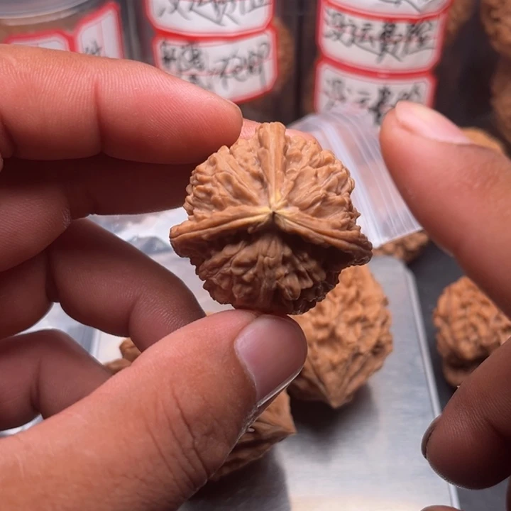 把件文玩核桃白师子