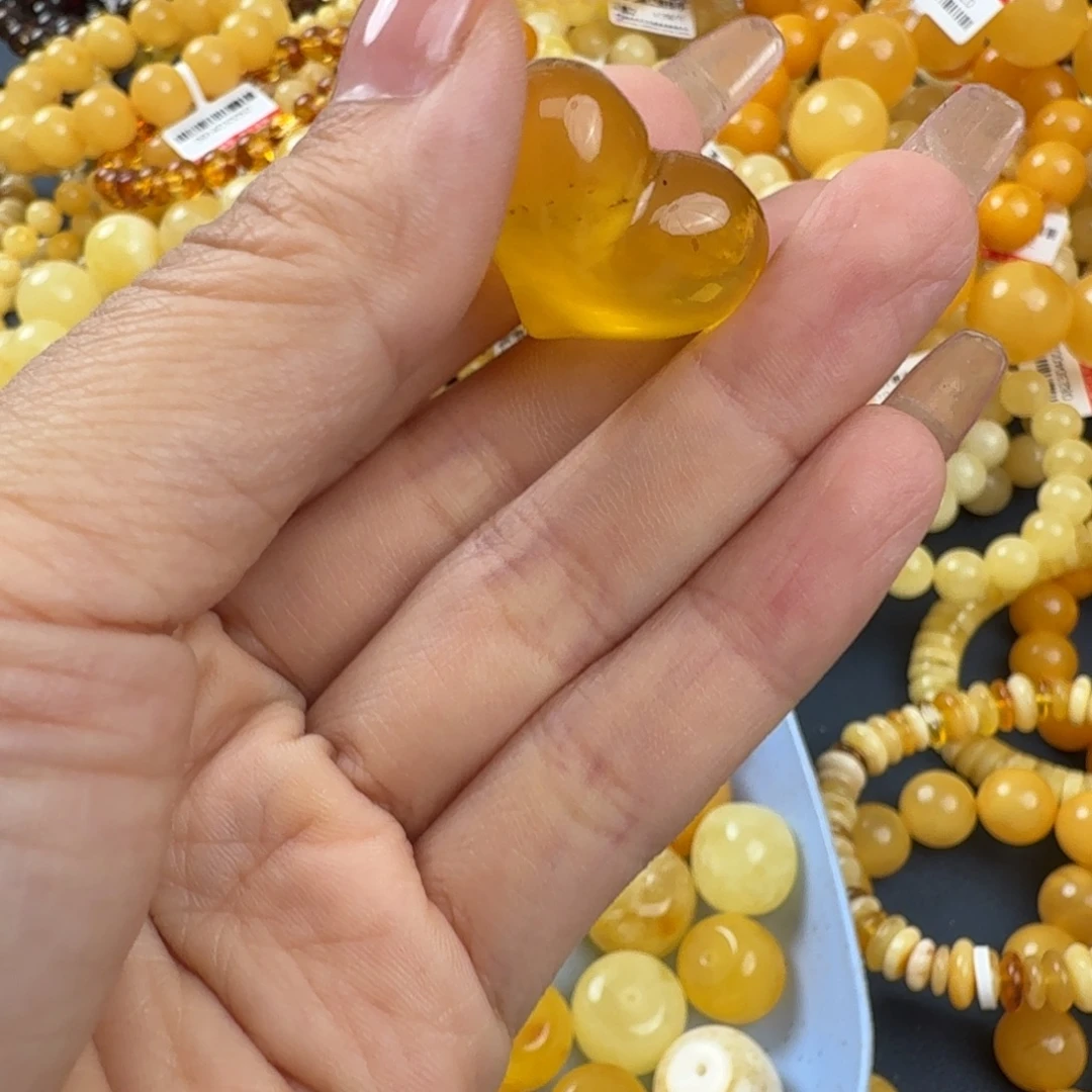琥珀未镶嵌珠宝奇石