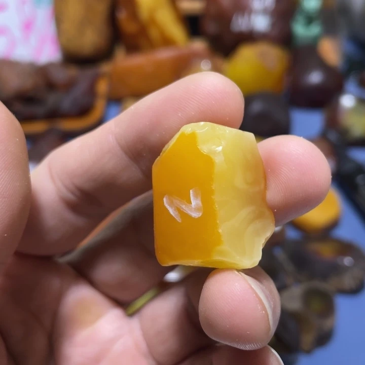 定制琥珀未镶嵌乐*原矿