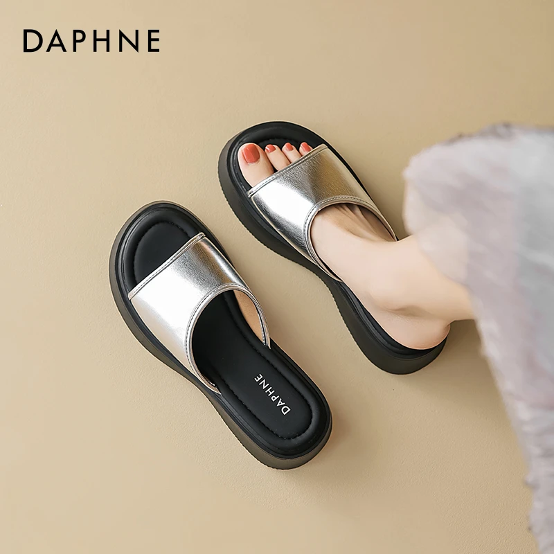 达芙妮银色拖鞋女夏季外穿2025软底厚底凉鞋增高软底配裙子凉拖鞋
