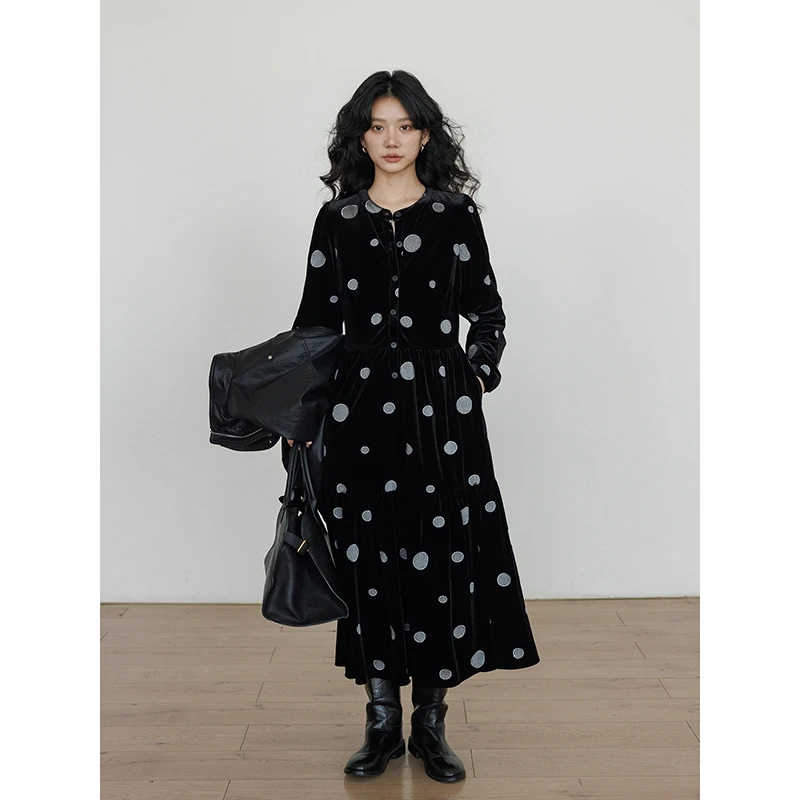 vastand维尚 2025新款冬季设计感刺绣丝绒连衣裙女法式显瘦衬衫裙